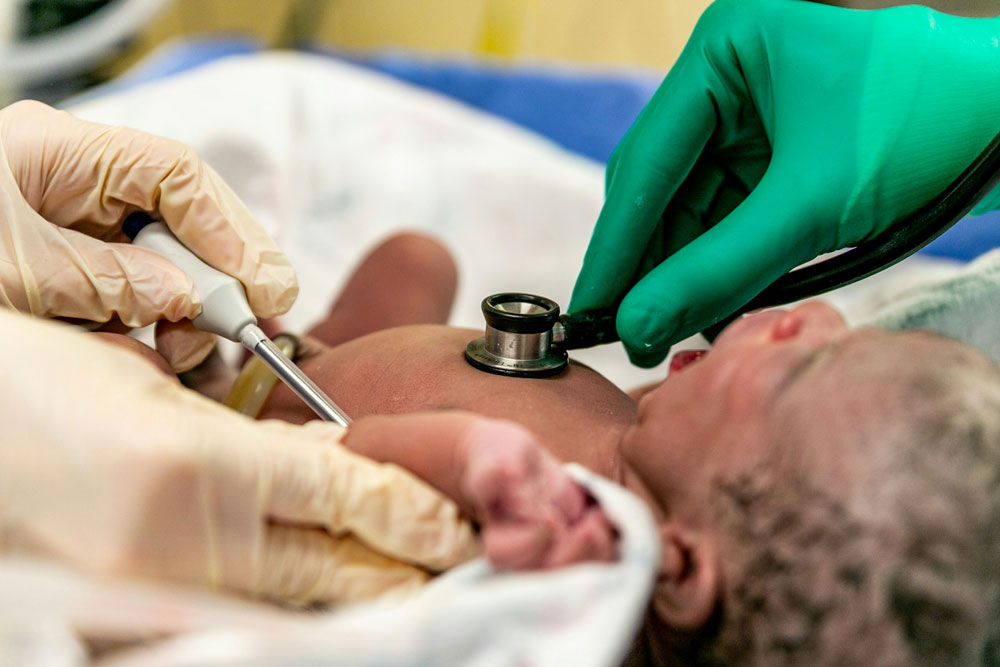 Медицинская помощь новорождённым