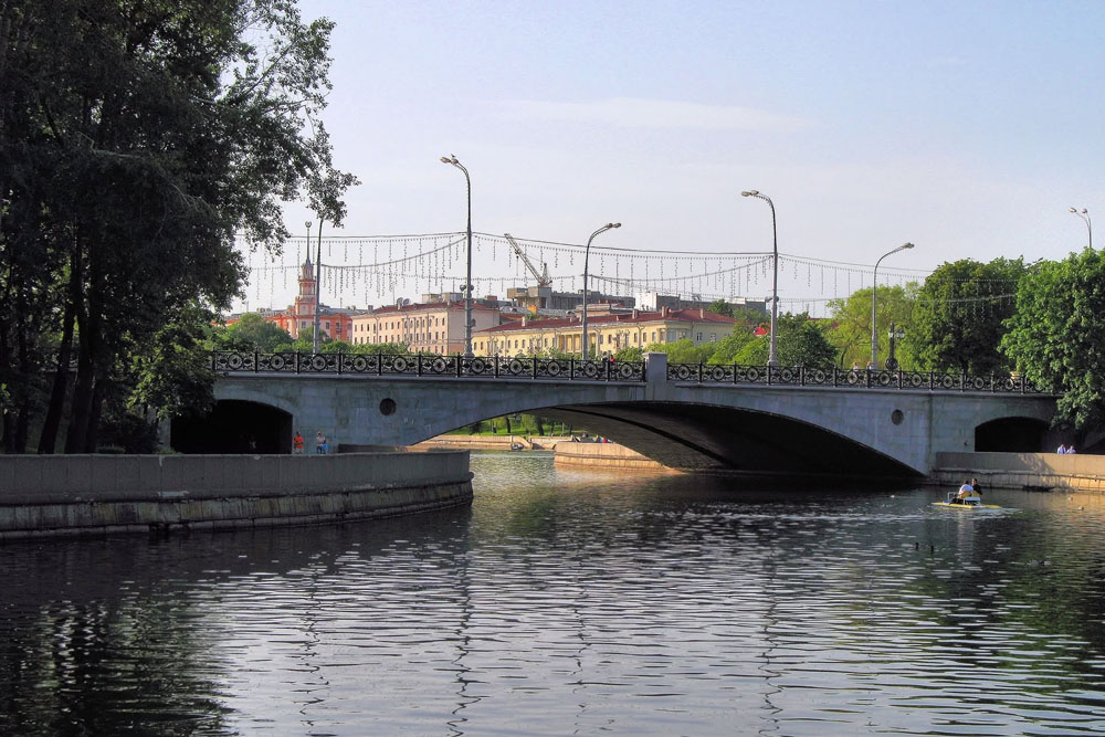 В центре Минска ждёт ремонт моста