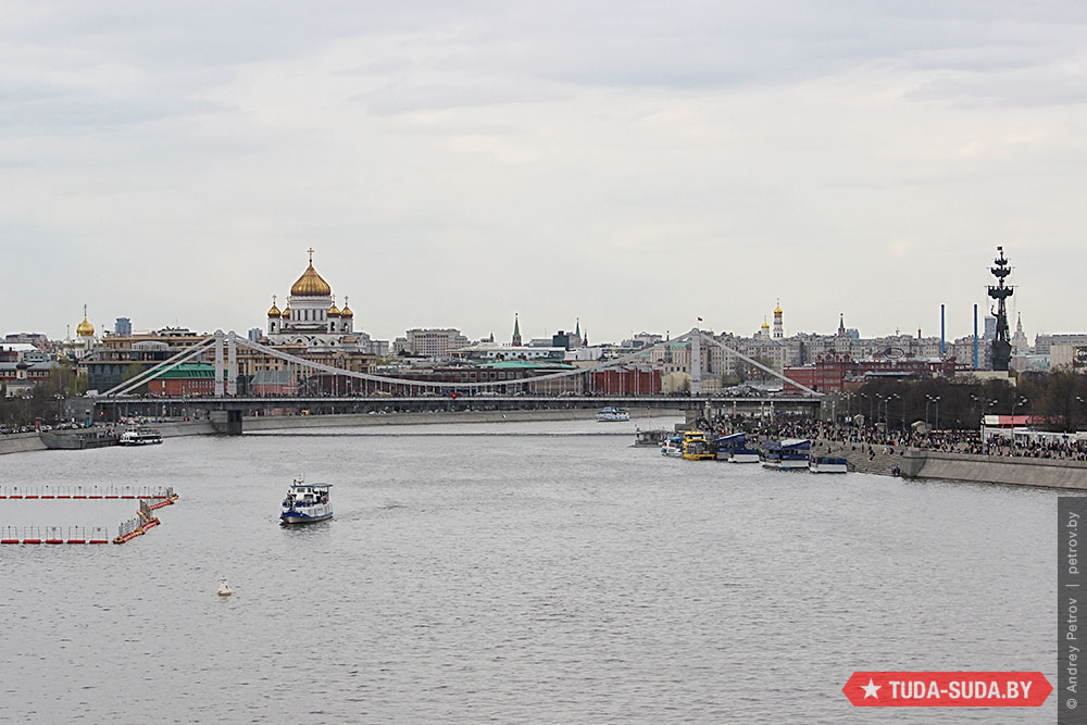 Крымский мост — единственный подвесной мост в Москве