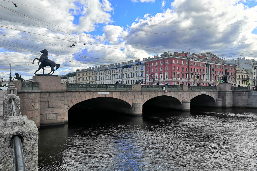 Аничков мост